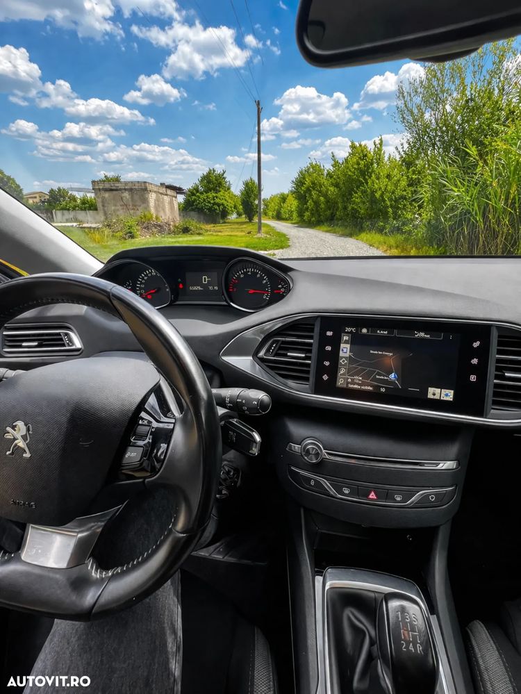 Peugeot 308 1.2 L PureTech Turbo Active - 5