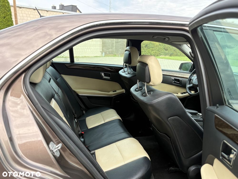 Mercedes-Benz Klasa E - 9