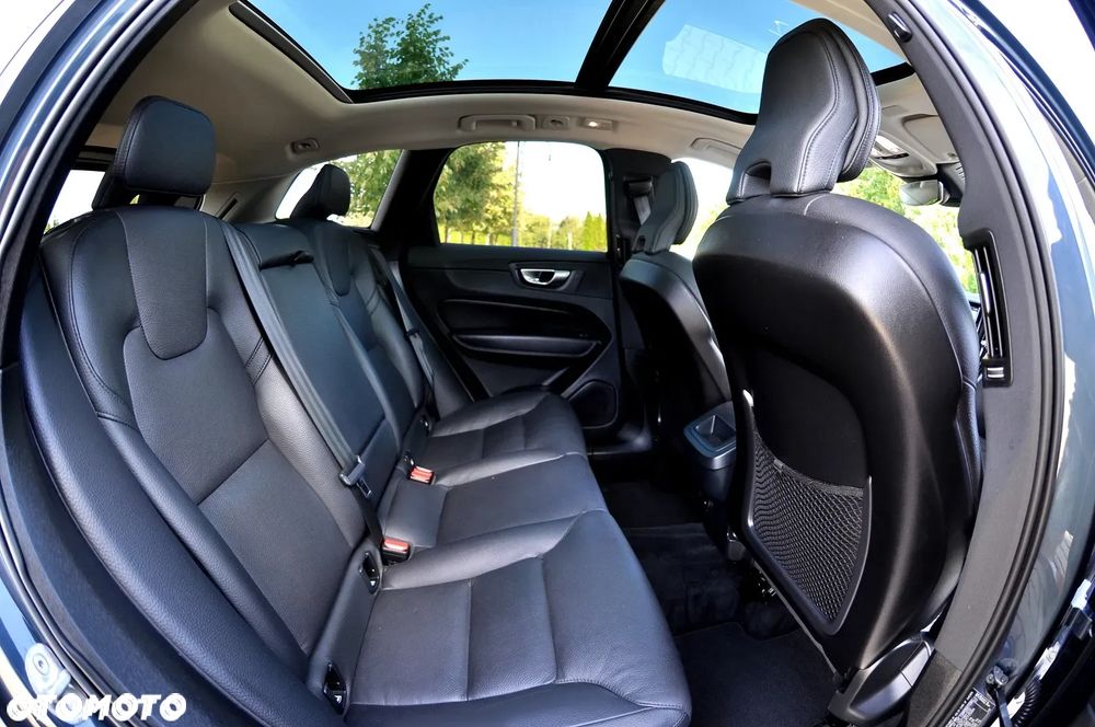 Volvo XC 60 B4 D Geartronic RDesign - 25