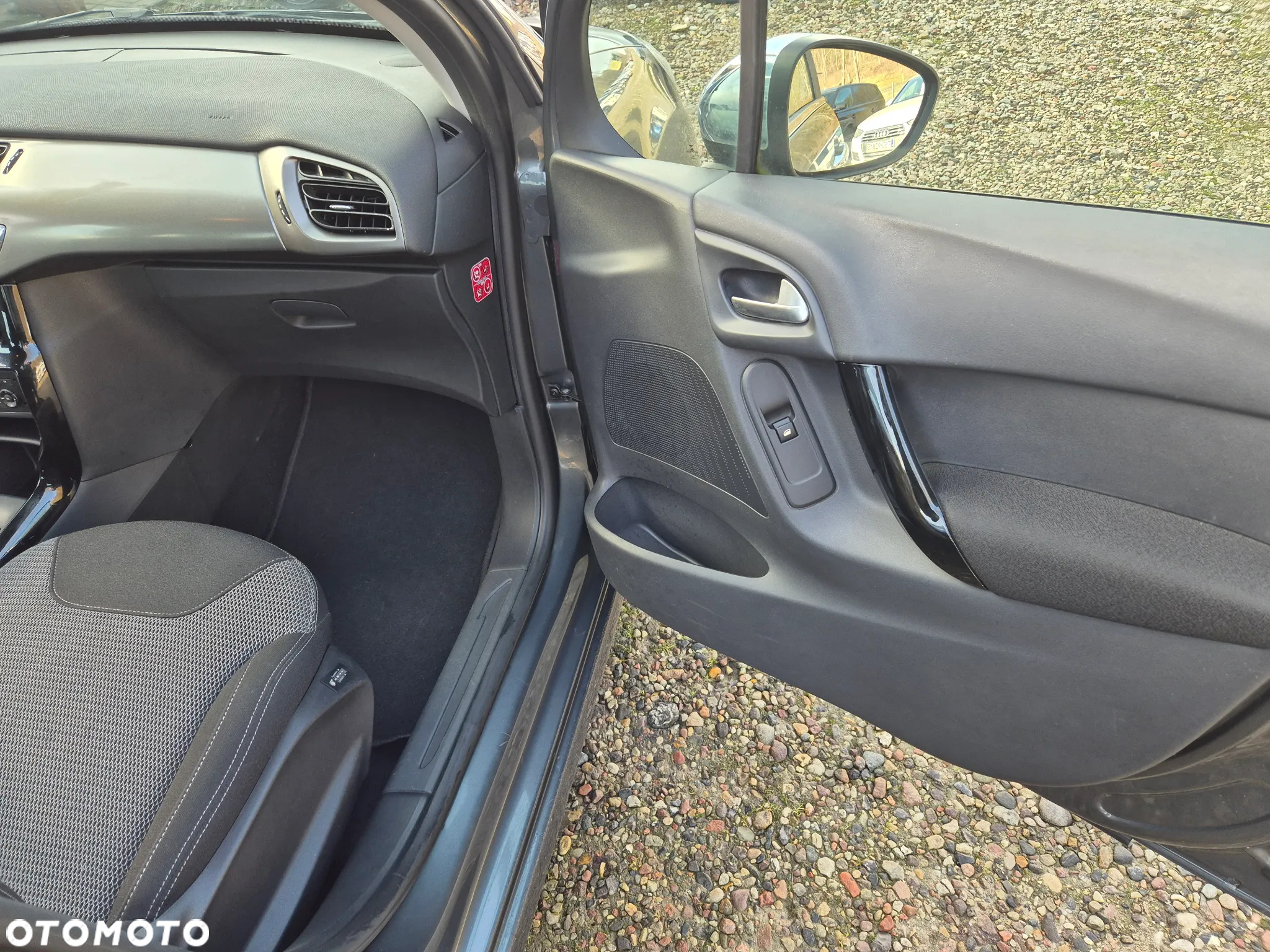 Citroën C3 1.2 PureTech GPF Live - 24
