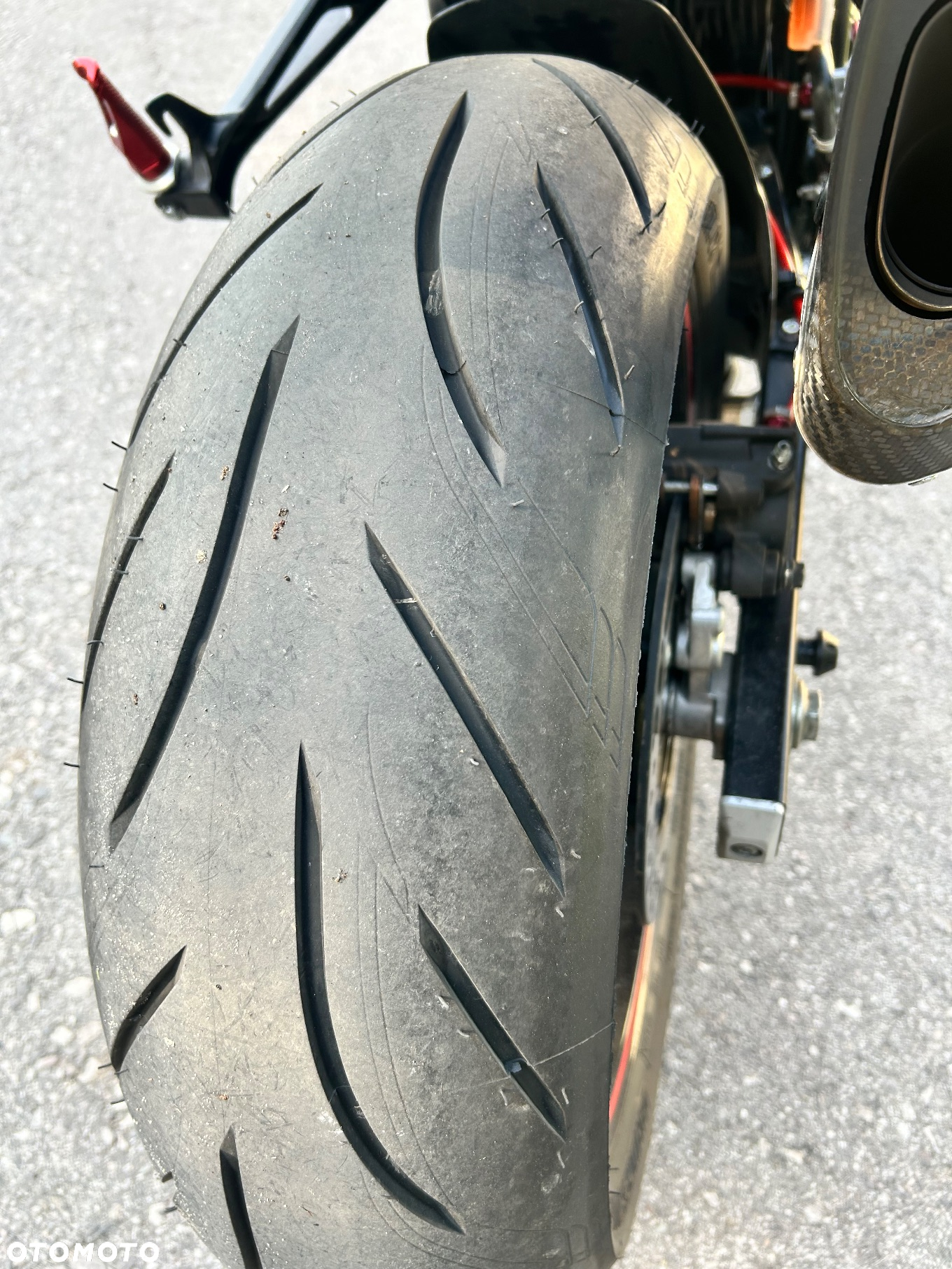 Suzuki GSR - 8
