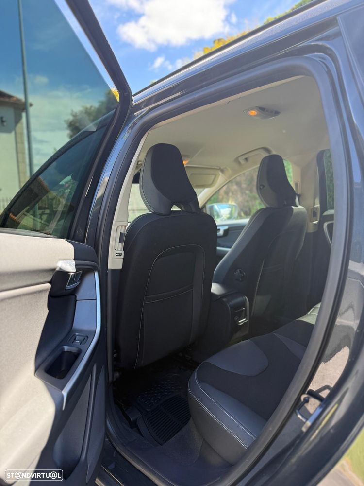 Volvo XC 60 2.0 D3 Drive Momentum - 6