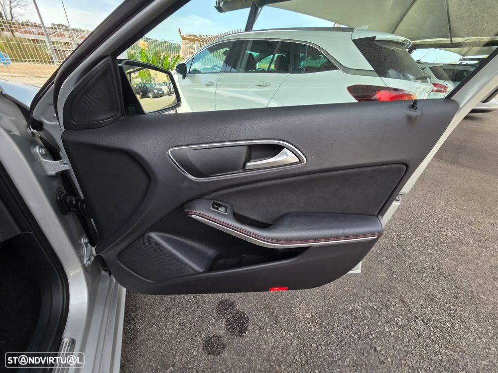 Mercedes-Benz A 200 d 7G-DCT AMG Line - 29