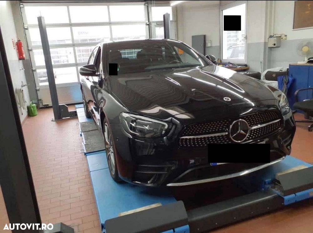 Mercedes-Benz E 300 9G-TRONIC AMG Line - 5