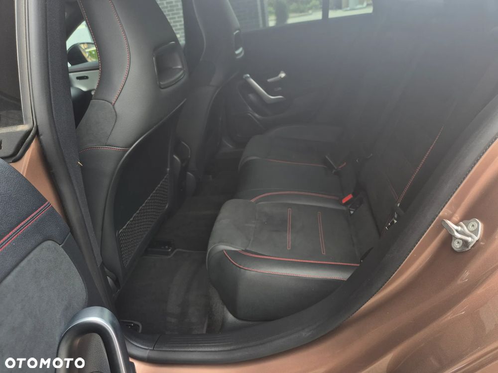 Mercedes-Benz CLA 250 Edition 1 7G-DCT - 25