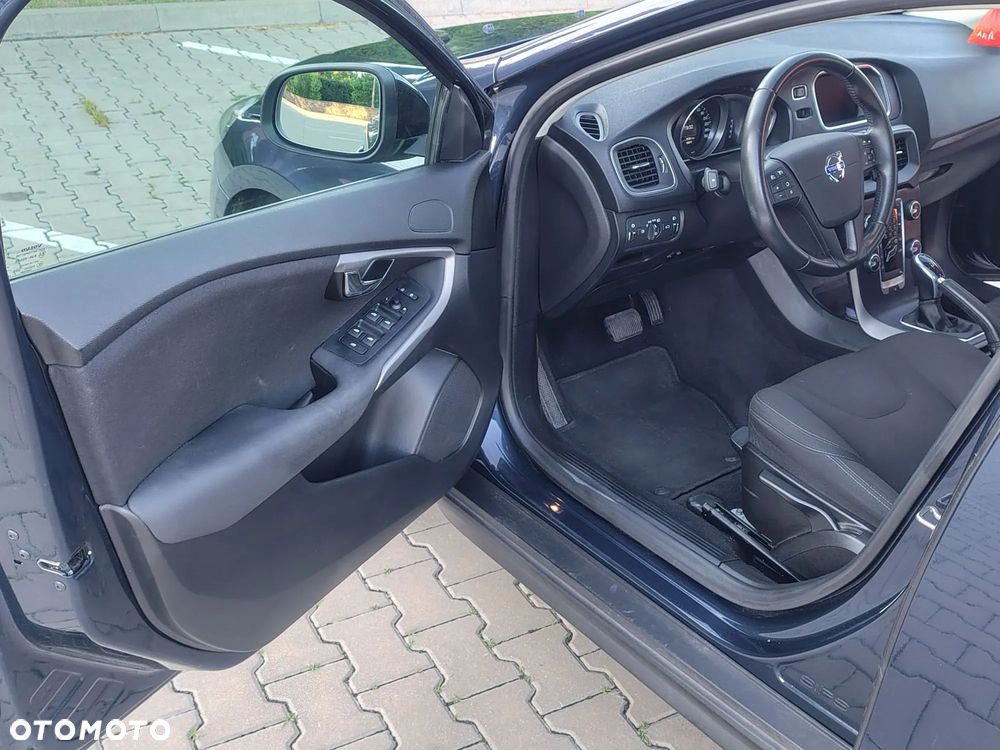 Volvo V40 Cross Country - 16