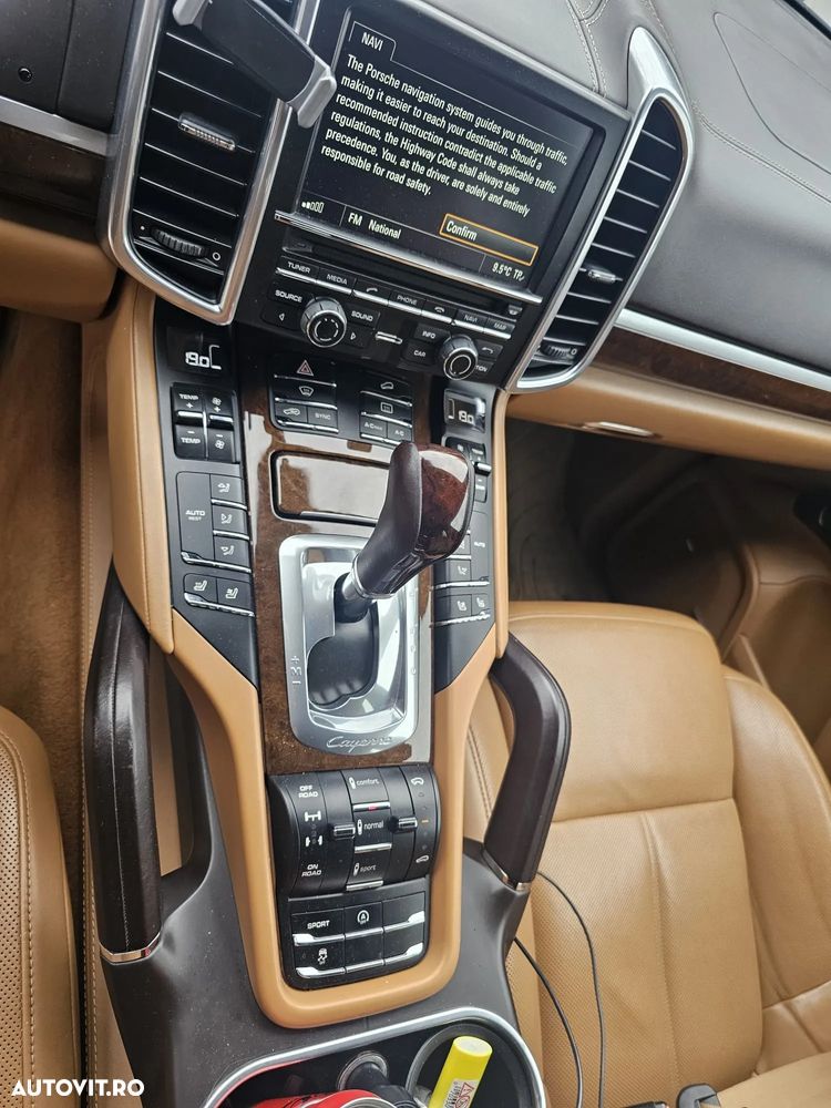 Porsche Cayenne - 12