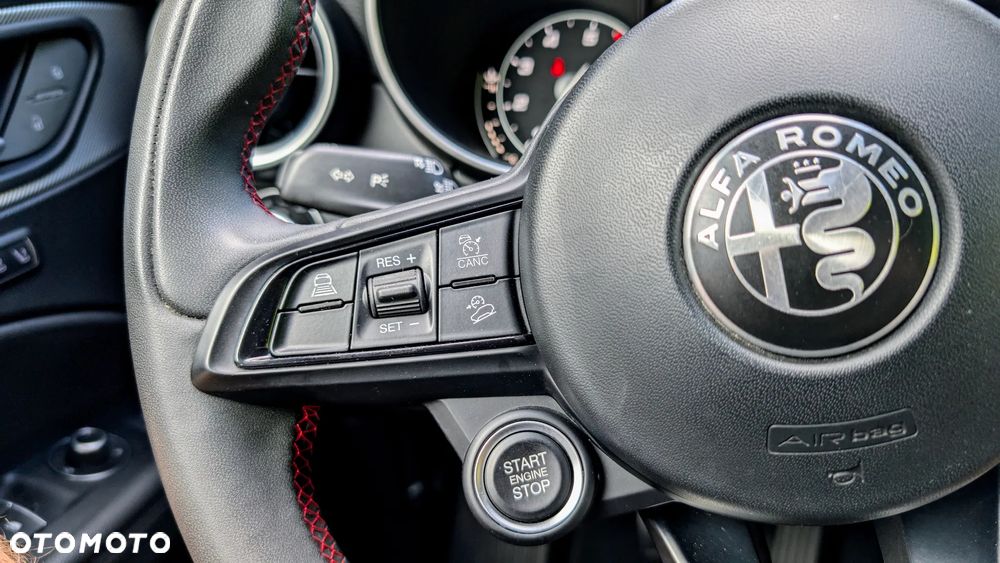 Alfa Romeo Stelvio - 24