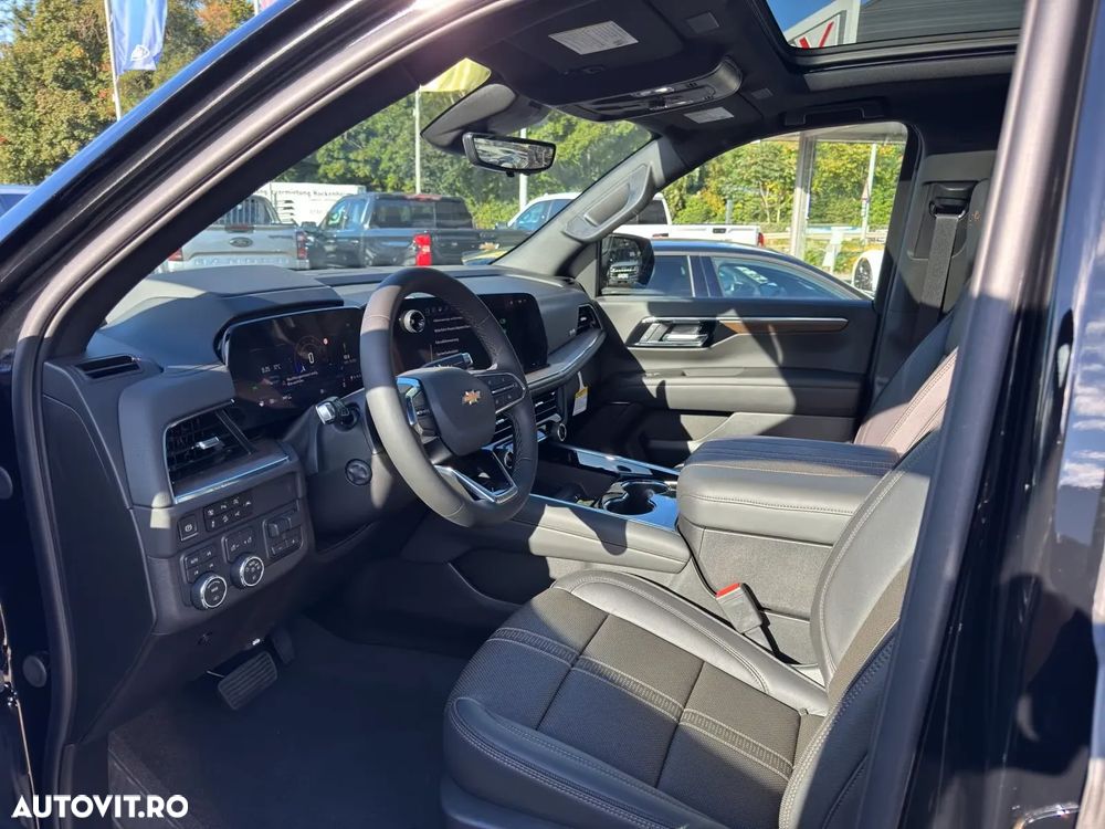 Chevrolet Suburban - 21