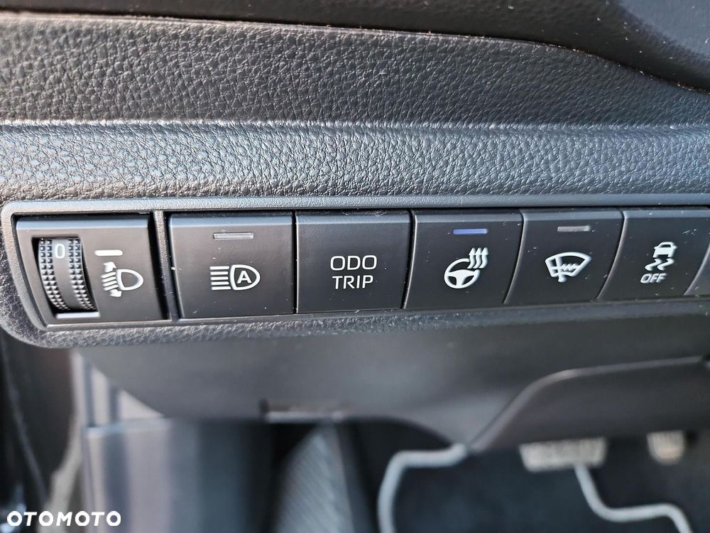 Toyota Corolla 1.8 Hybrid Comfort - 17