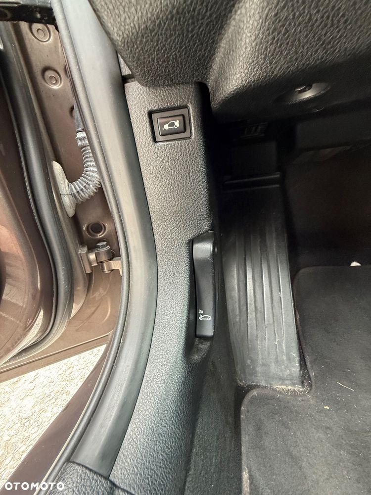 BMW Seria 3 - 25