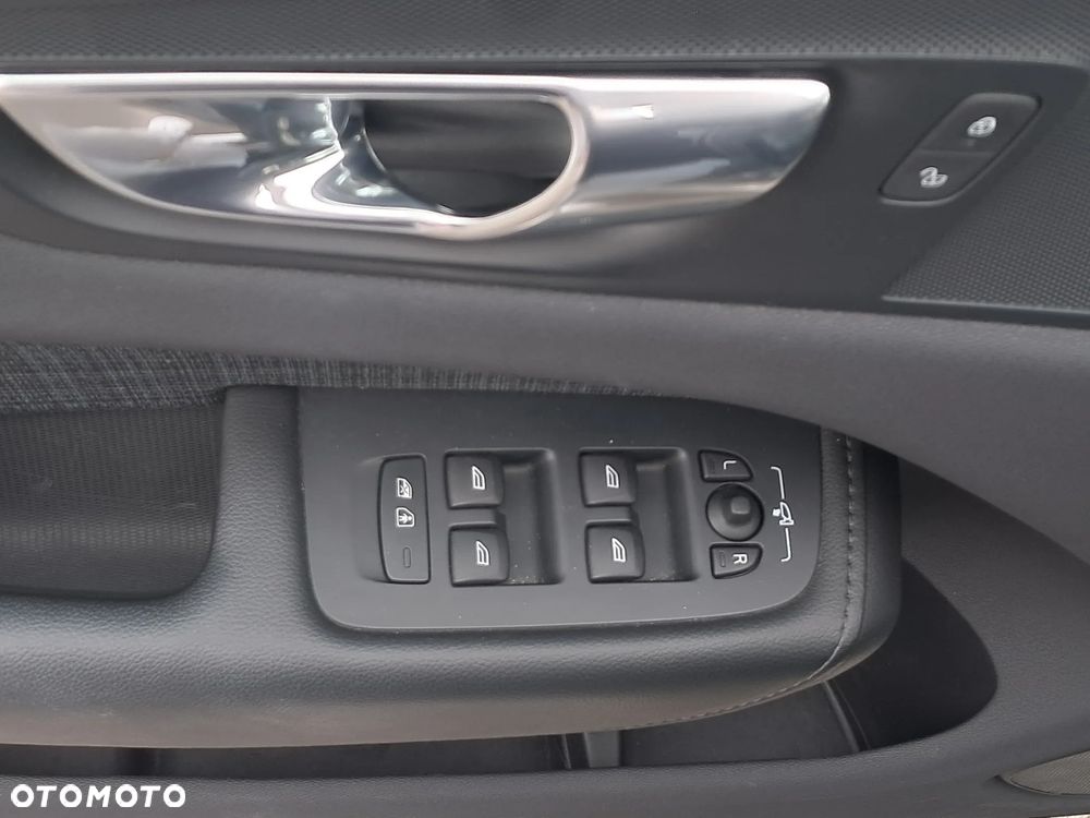 Volvo XC 60 B4 B Core - 19