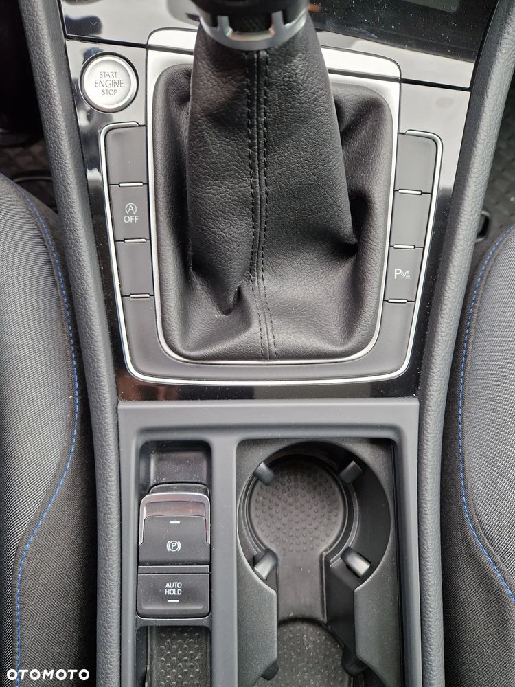 Volkswagen Golf - 35