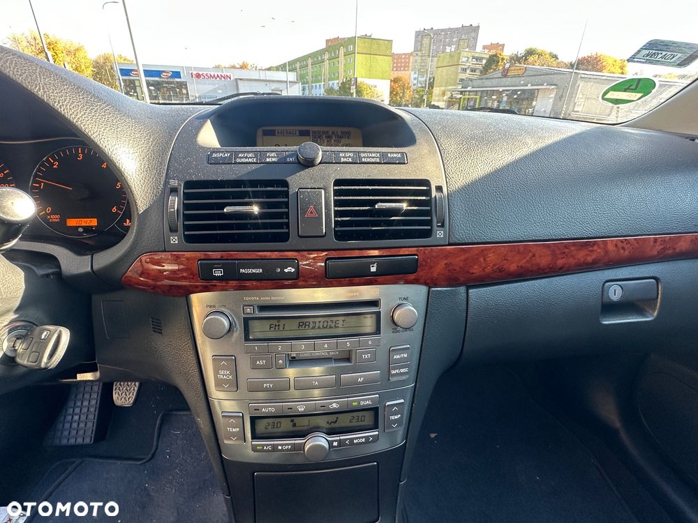 Toyota Avensis 2.2 D-4D Sol - 21