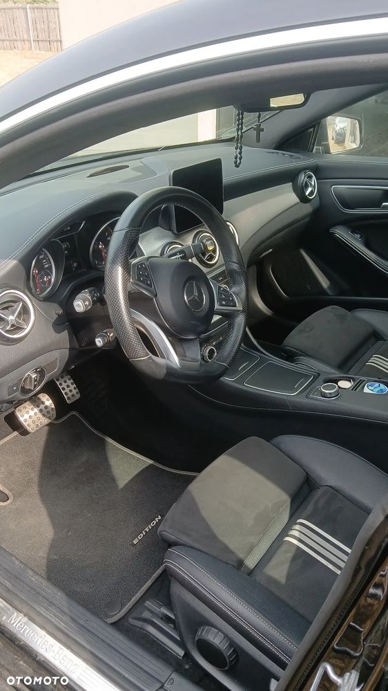 Mercedes-Benz CLA 200 7G-DCT AMG Line - 11