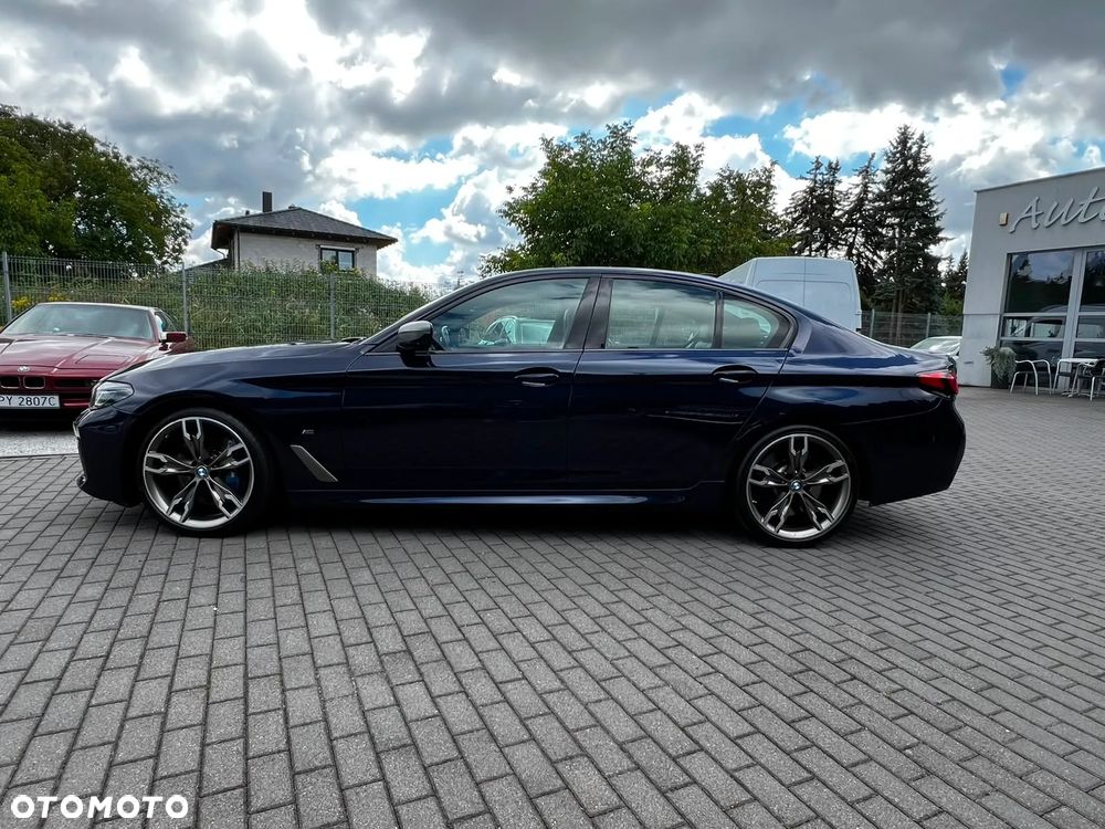 BMW Seria 5 M550i xDrive - 2