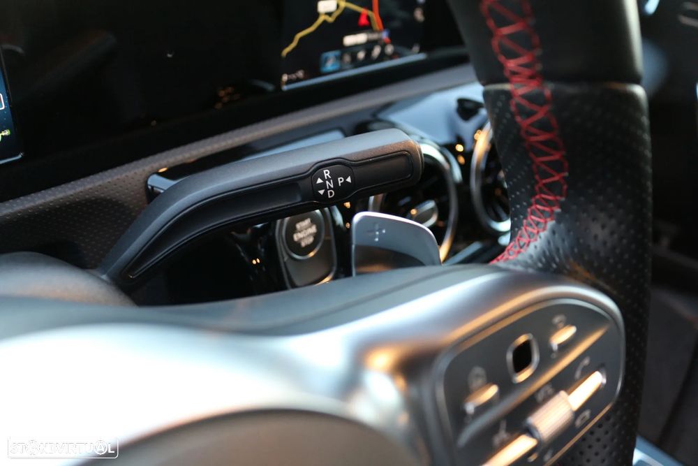 Mercedes-Benz A 250 Limousine e AMG Line - 26