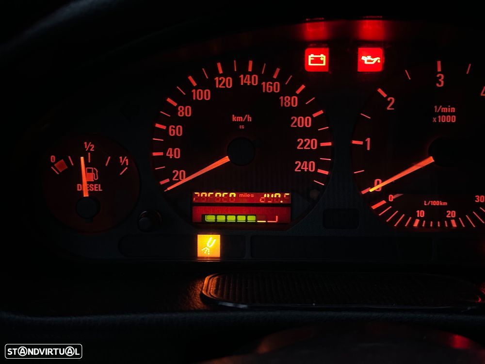 BMW 318 tds Touring - 23