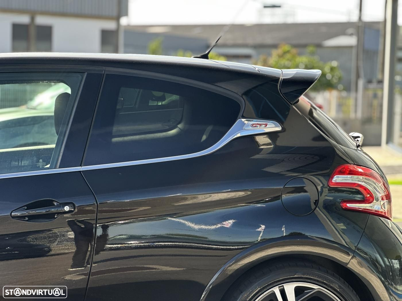 Peugeot 208 GTI 200 THP - 9
