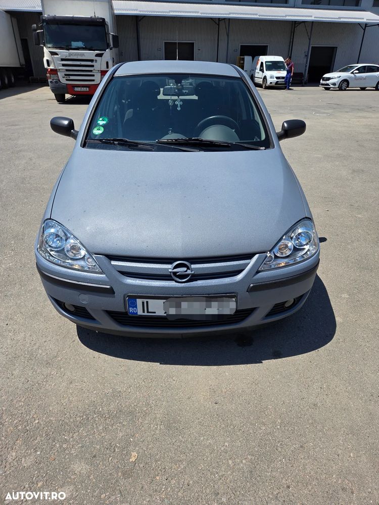 Opel Corsa 1.2i Cosmo - 3