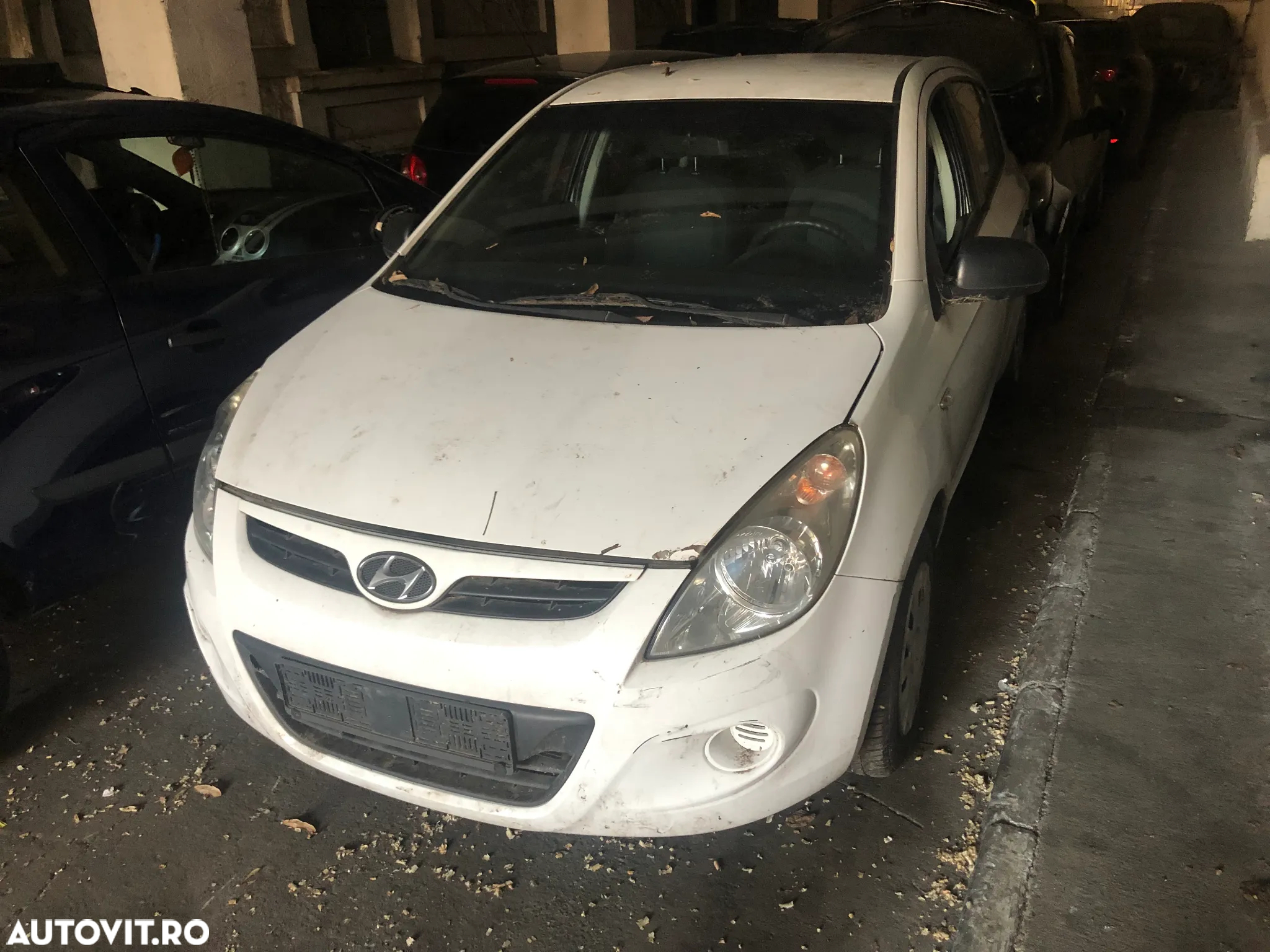 Dezmembrez Hyundai I20 alb 2010 - 2