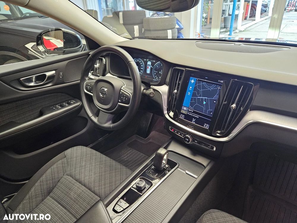 Volvo V60 B4 MHEV AT8 FWD Momentum Pro - 14