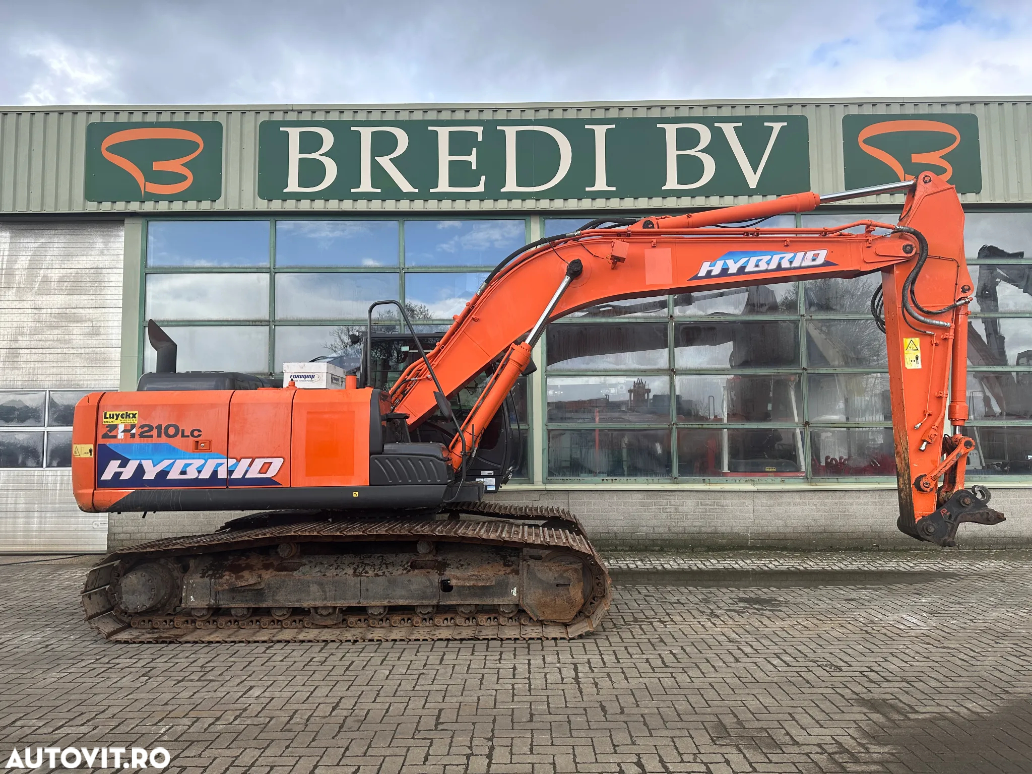Hitachi ZH210LC-5B - 3