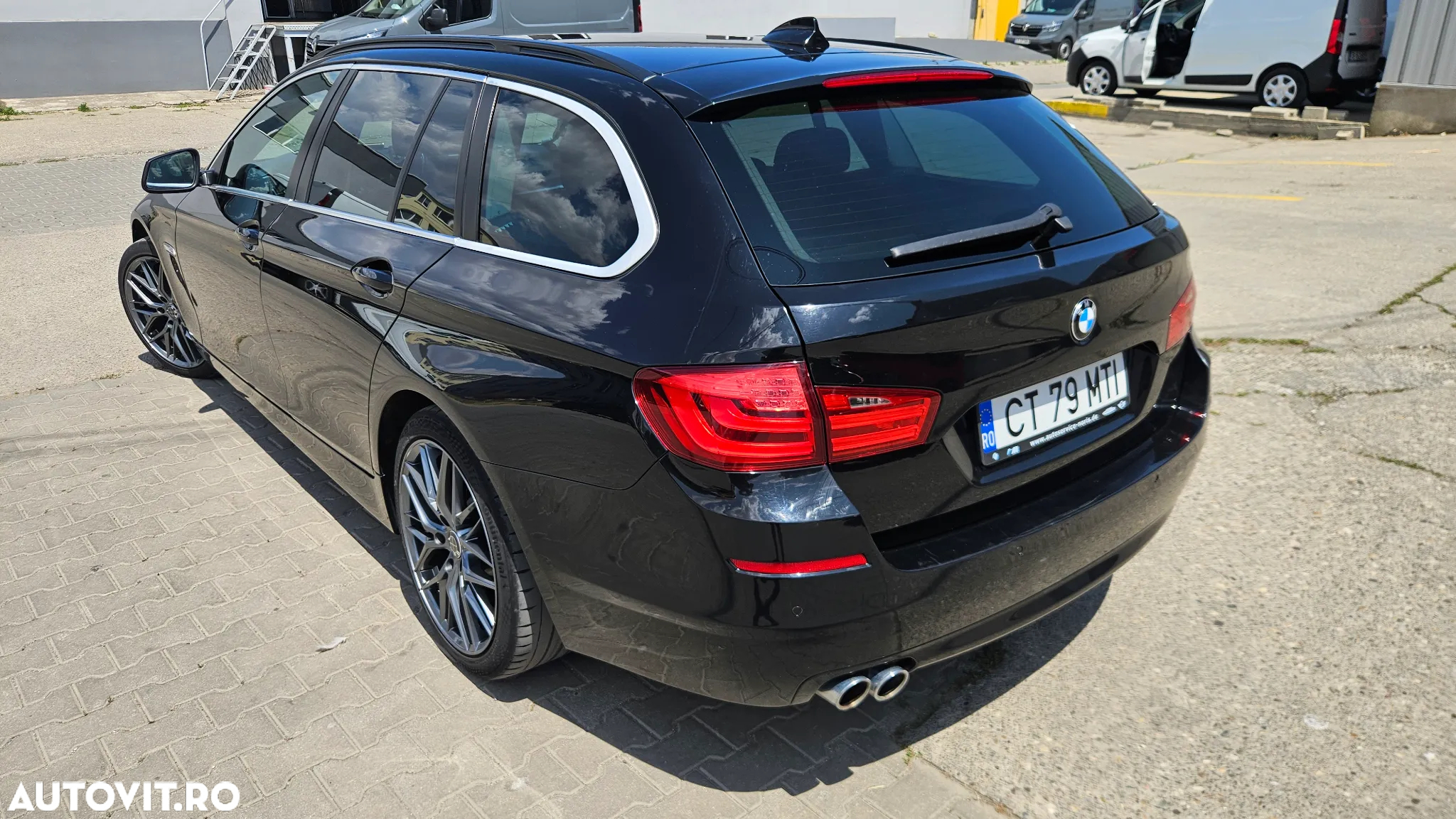 BMW Seria 5 520d Touring Aut. - 4