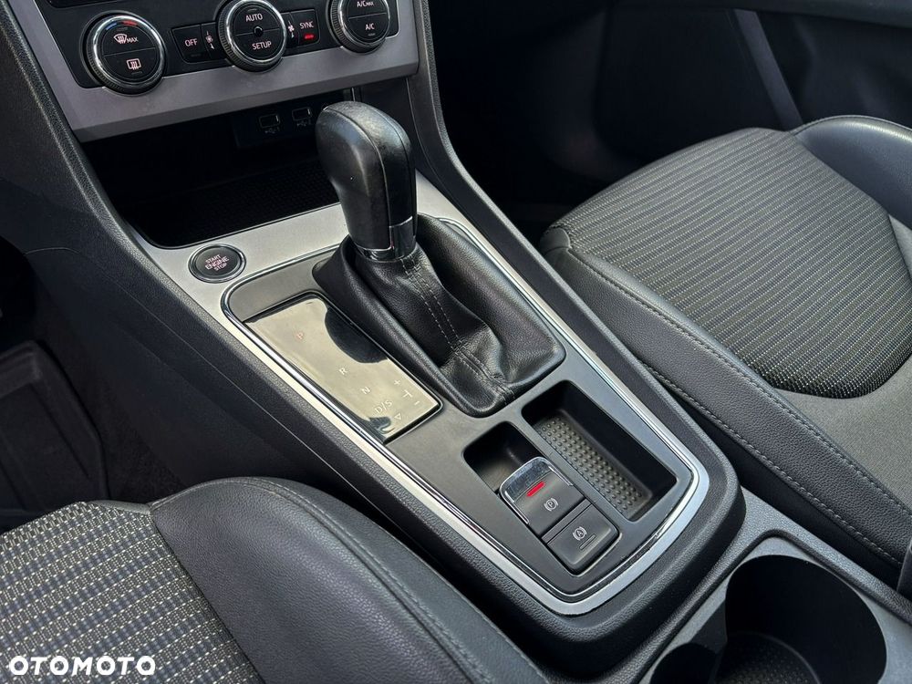 Seat Leon 2.0 TDI DSG Xcellence - 17