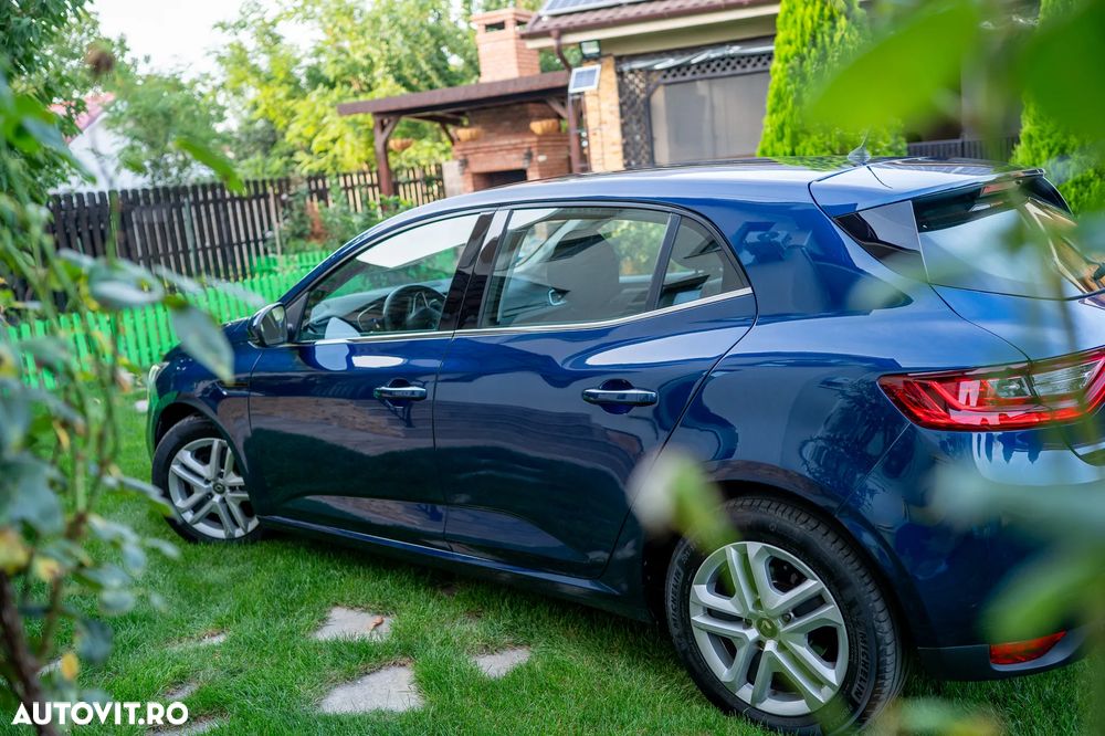 Renault Megane BLUE dCi 115 EDC BUSINESS EDITION - 4