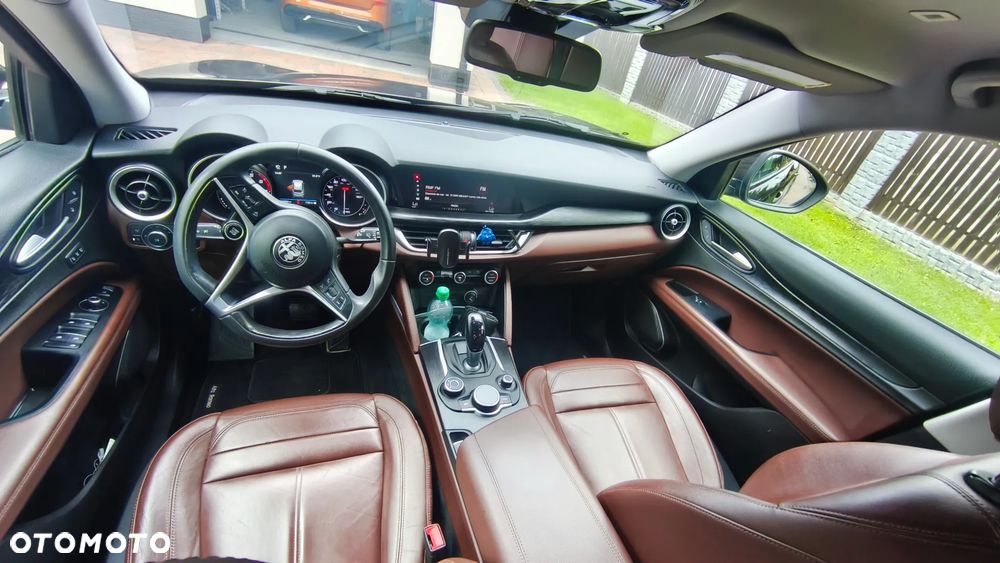 Alfa Romeo Stelvio 2.0 Turbo 16V AT8-Q4 Executive - 6