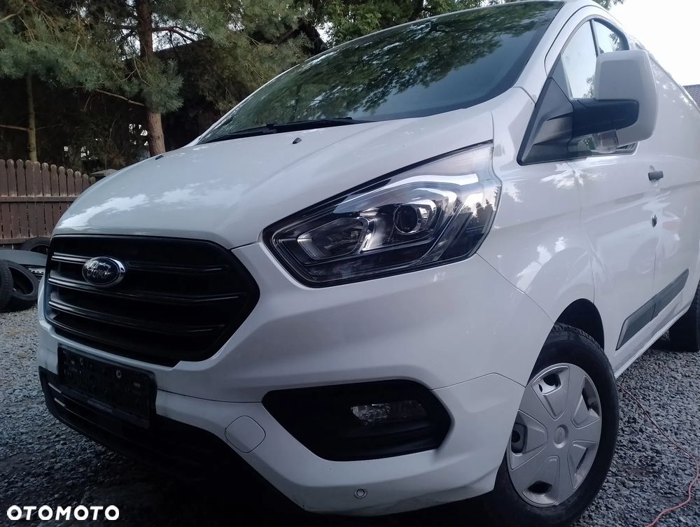 Ford Transit Custom Van - 2