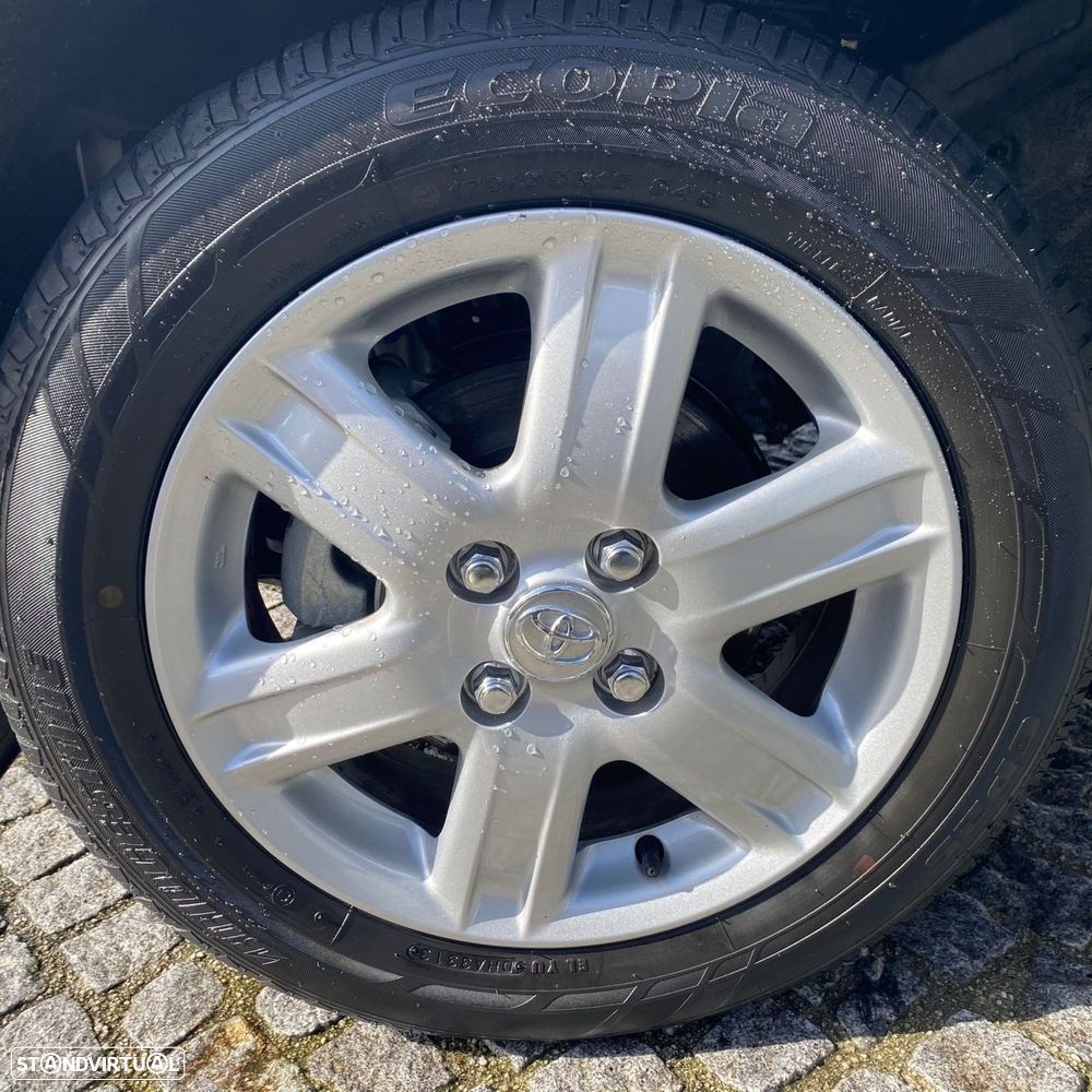 Toyota iQ 1.0 VVT-i 2 - 18