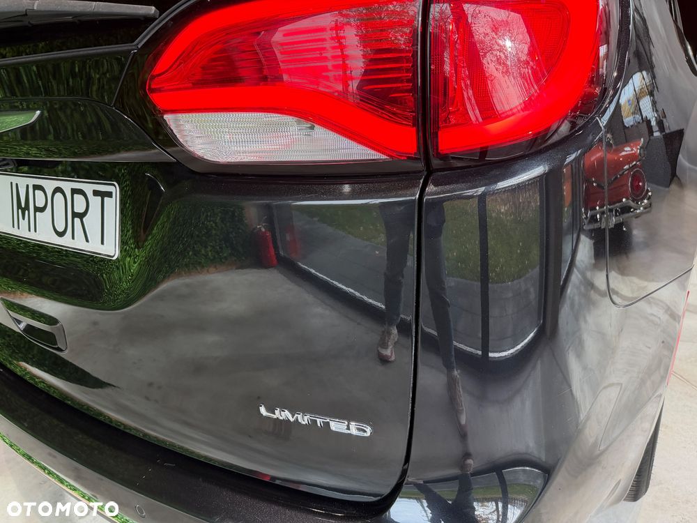 Chrysler Pacifica - 10