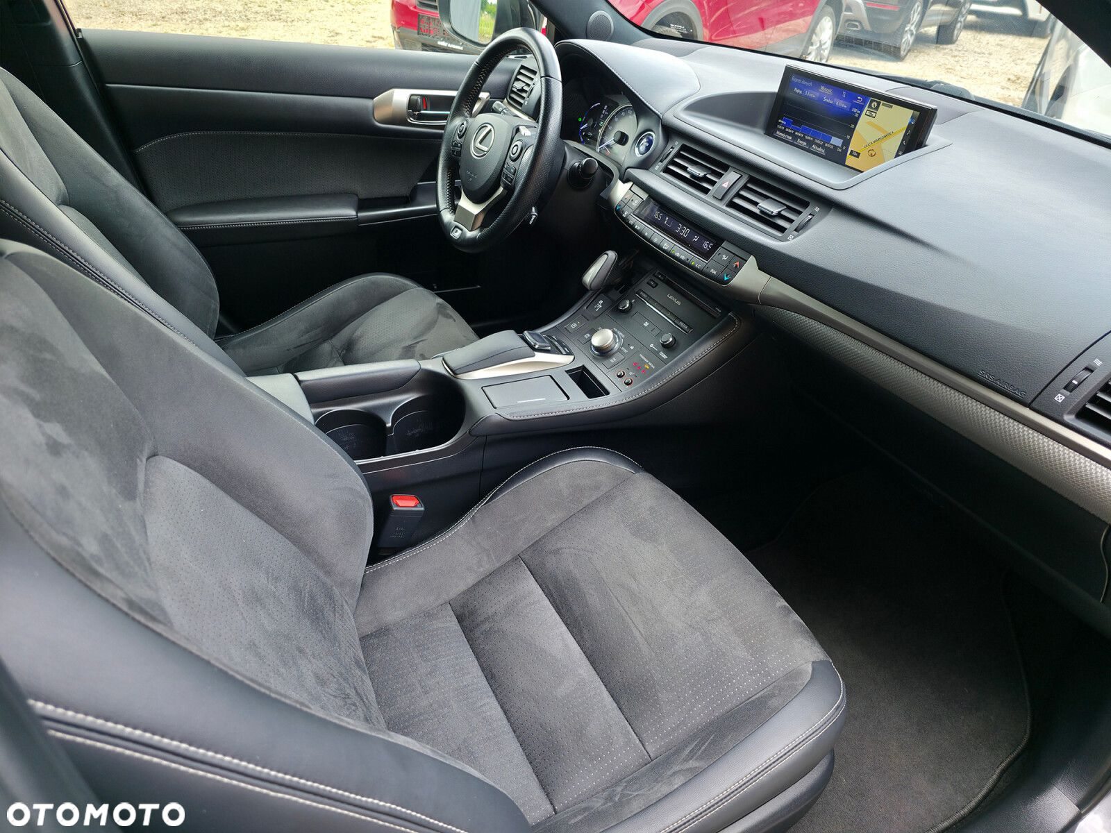 Lexus CT - 12