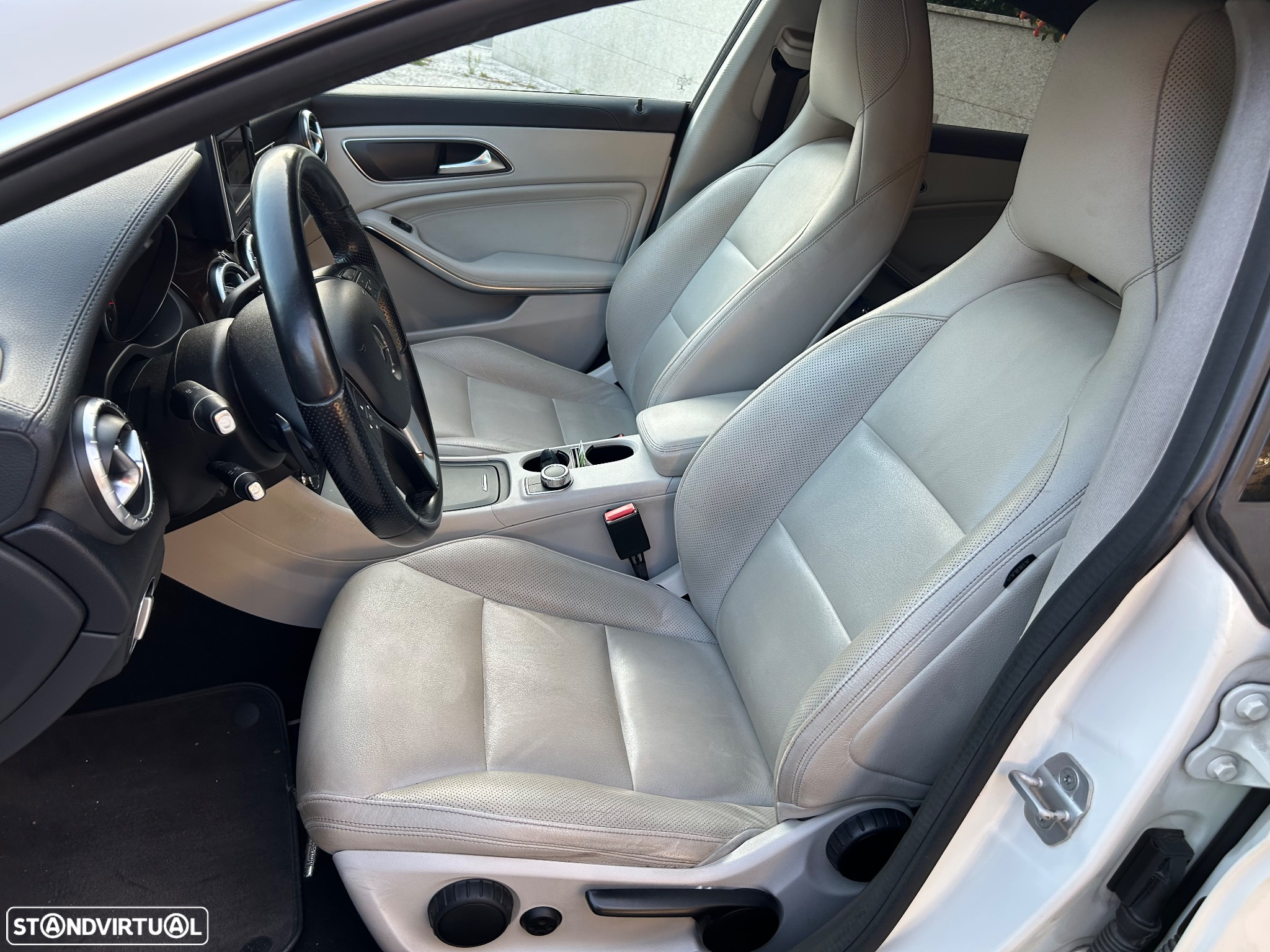 Mercedes-Benz CLA 220 - 17