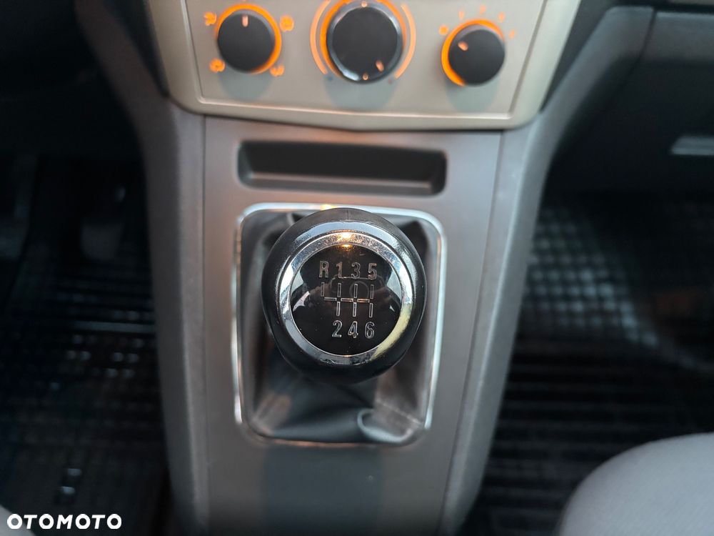 Opel Zafira - 12