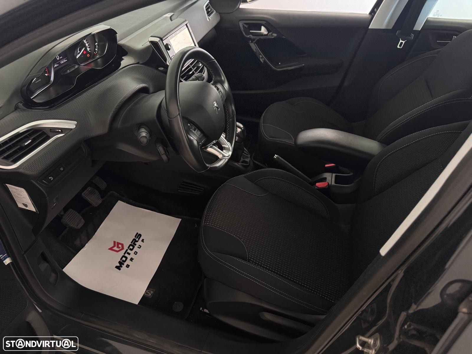 Peugeot 208 1.2 PureTech Allure - 8