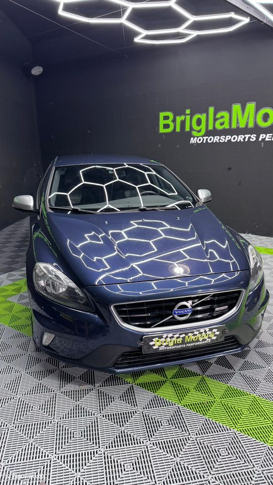 Volvo V40 D2 R Design - 18