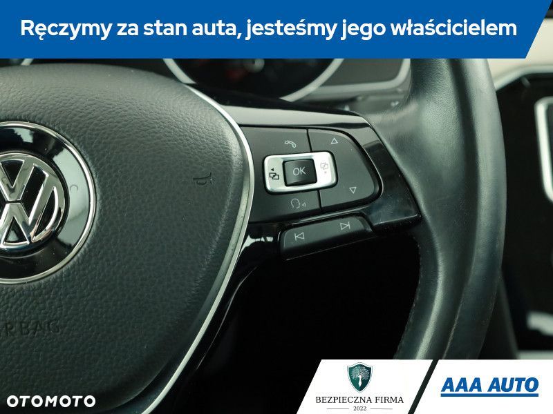 Volkswagen Passat - 17