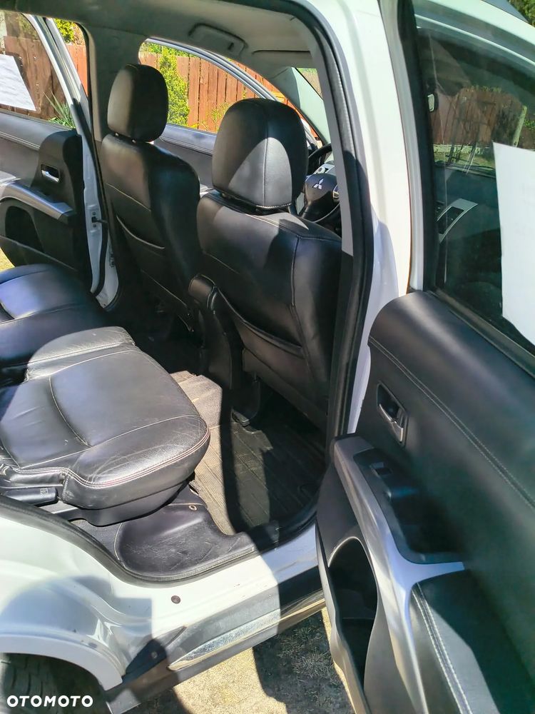 Mitsubishi Outlander 2.2 DID Instyle NAVI TC-SST - 9