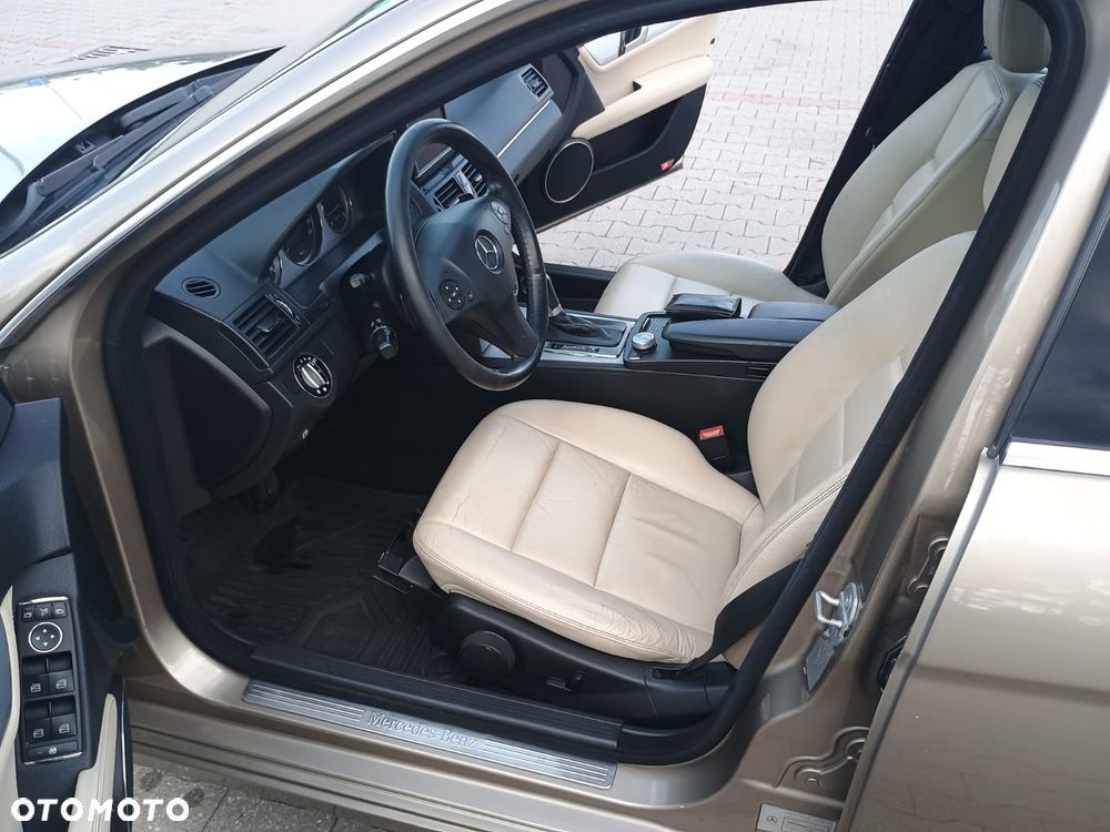Mercedes-Benz Klasa C 220 CDI DPF Automatik Elegance - 4