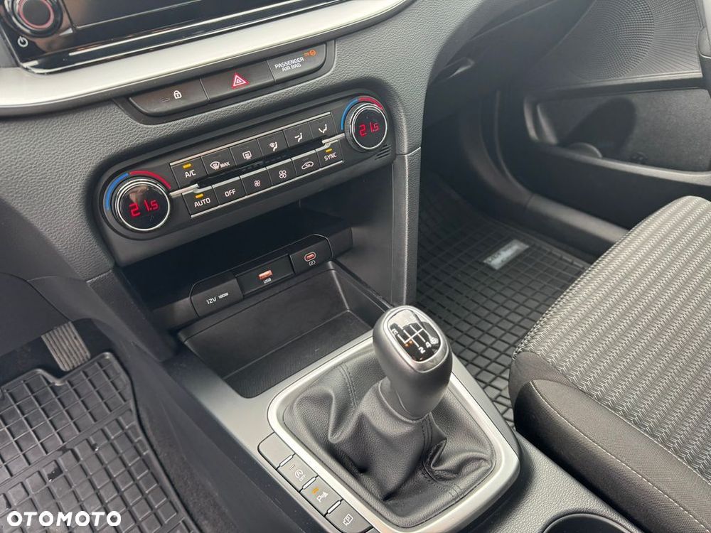Kia Ceed 1.5 T-GDI M - 12