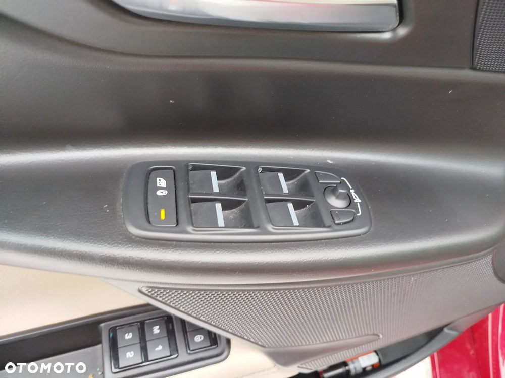 Jaguar XE 25t Prestige - 19