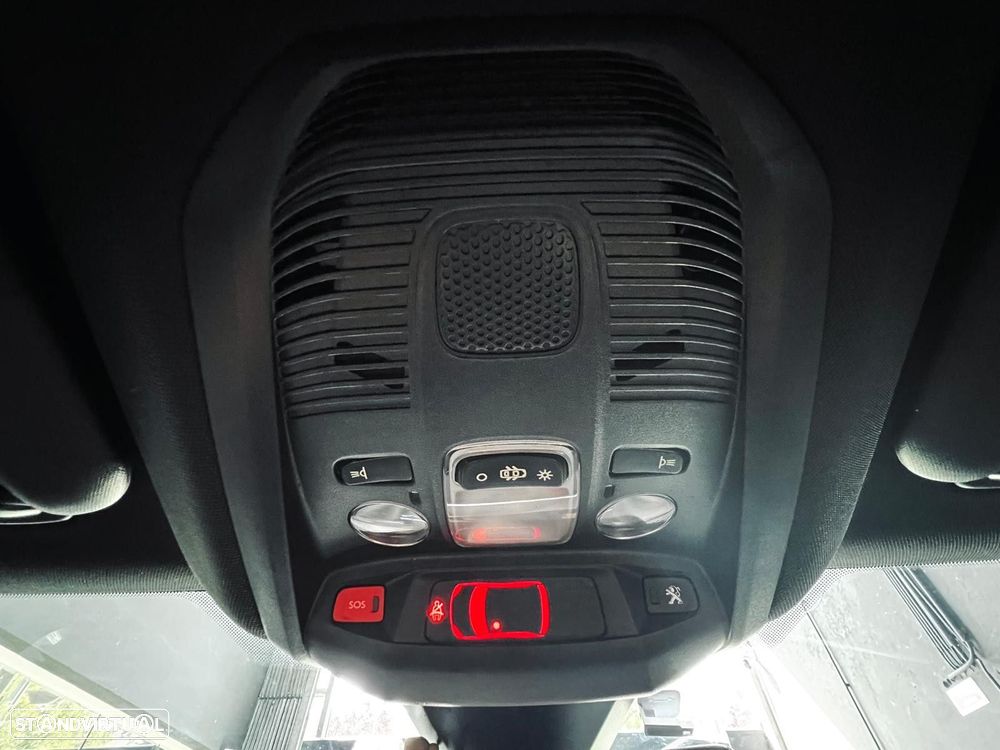 Peugeot 3008 1.6 Hybrid Allure e-EAT8 - 27