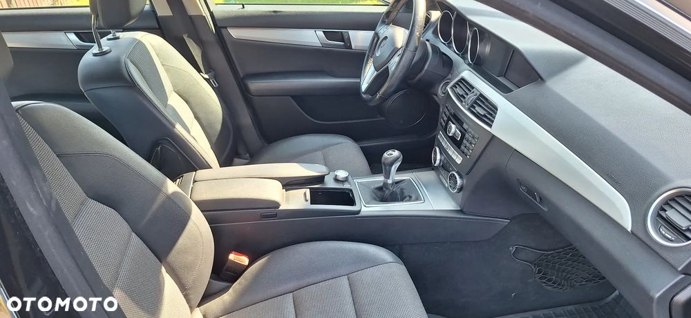 Mercedes-Benz Klasa C 200 (BlueEFFICIENCY) Avantgarde - 14
