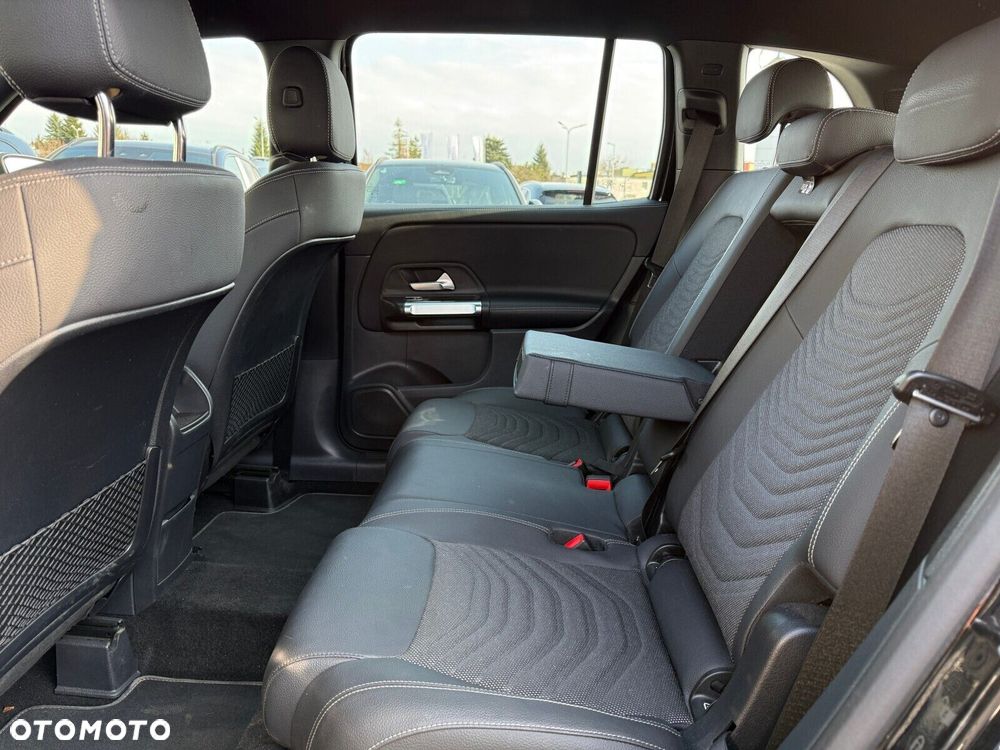 Mercedes-Benz GLB - 28