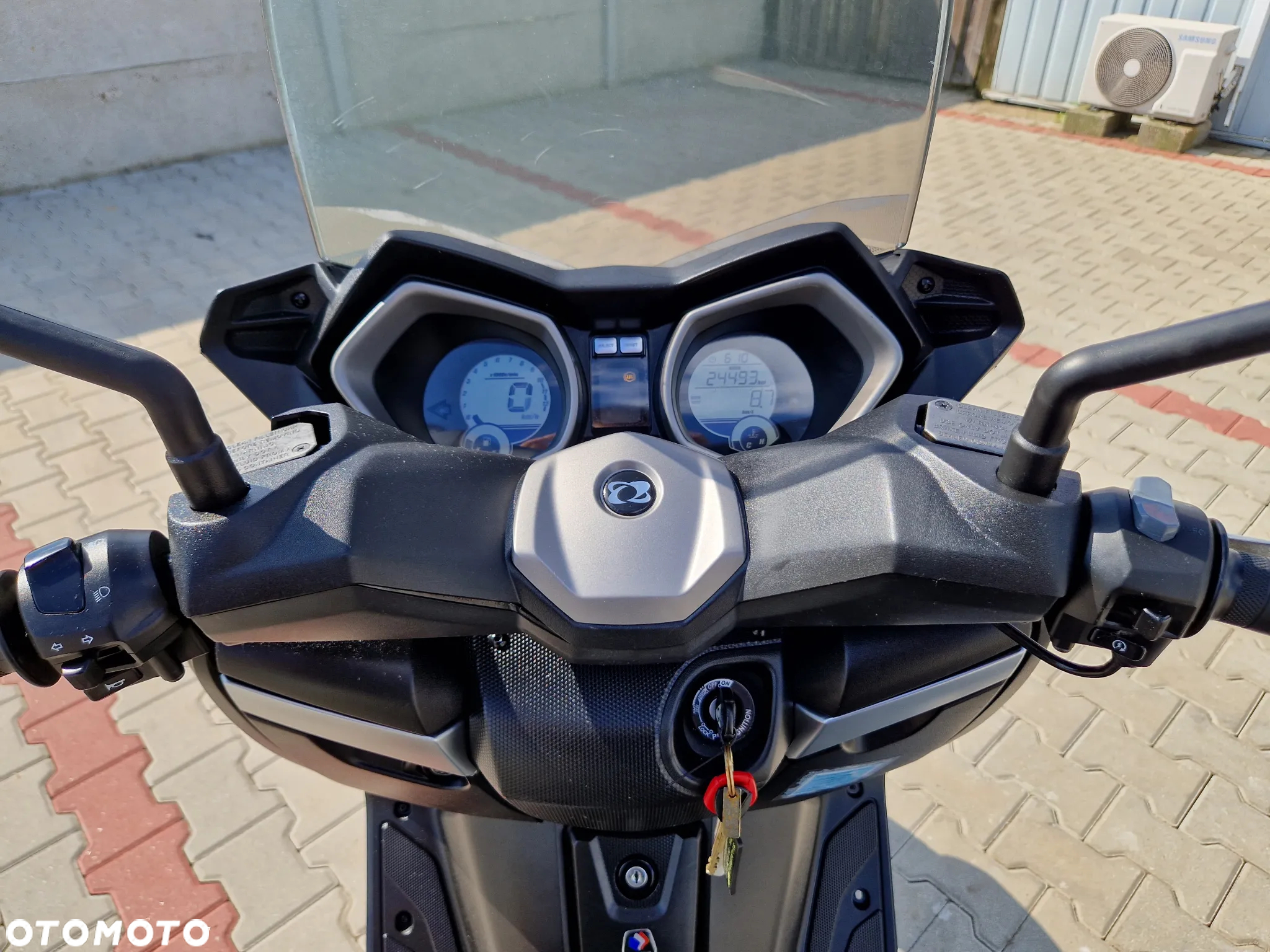 Yamaha X-max - 7