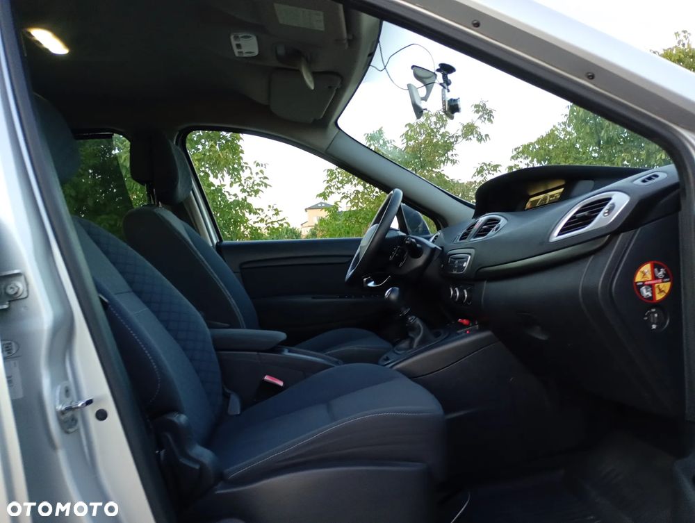 Renault Grand Scenic - 13