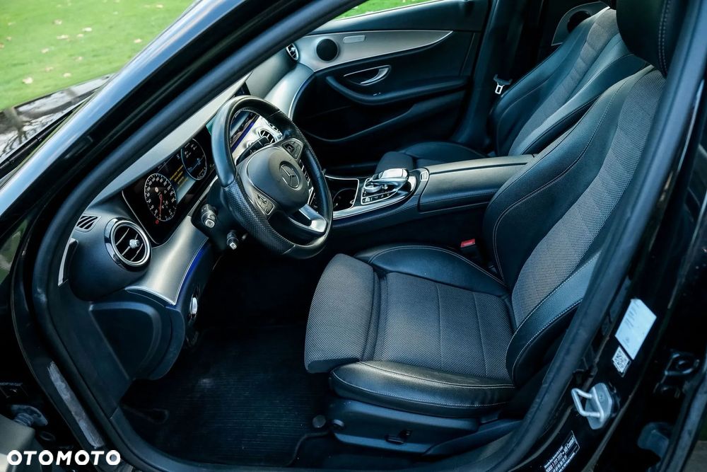 Mercedes-Benz Klasa E 220 d 9G-TRONIC - 23